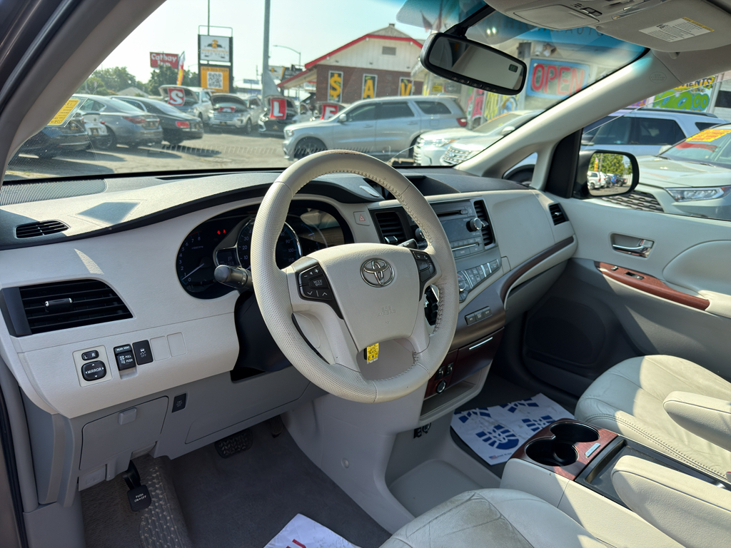 2011 Toyota Sienna XLE