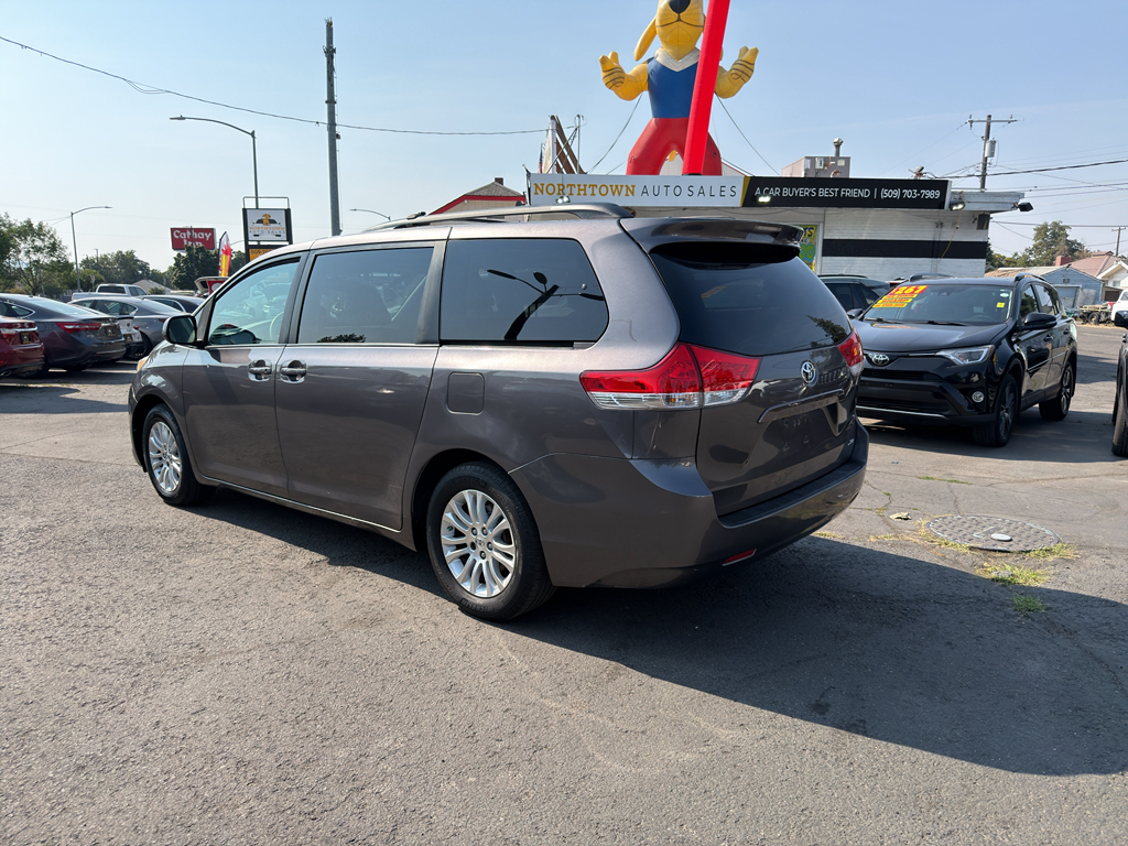 2011 Toyota Sienna XLE