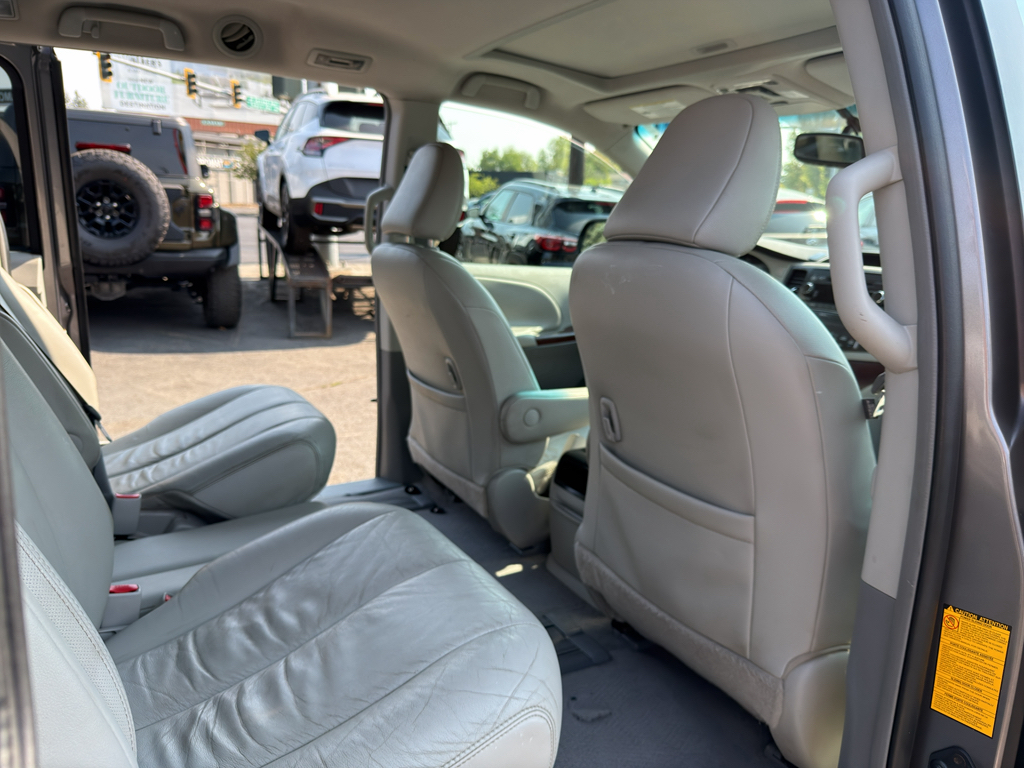 2011 Toyota Sienna XLE
