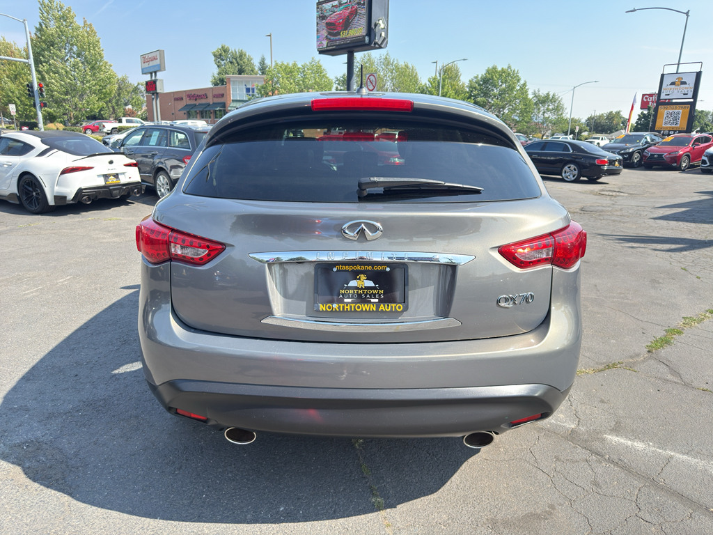 2016 INFINITI QX70