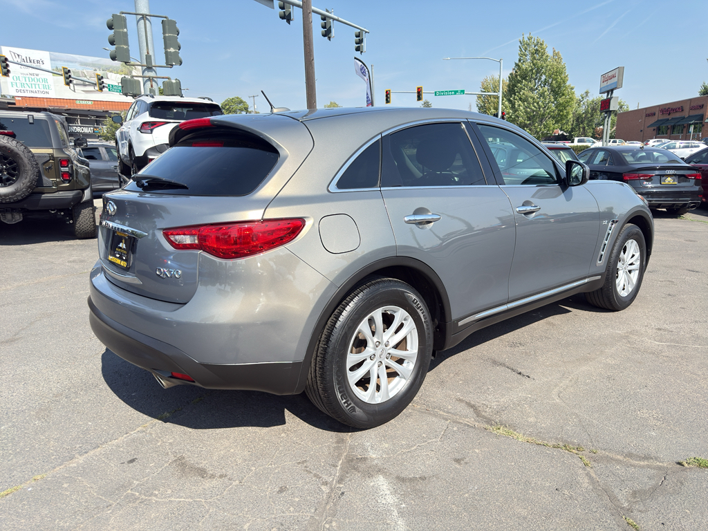 2016 INFINITI QX70