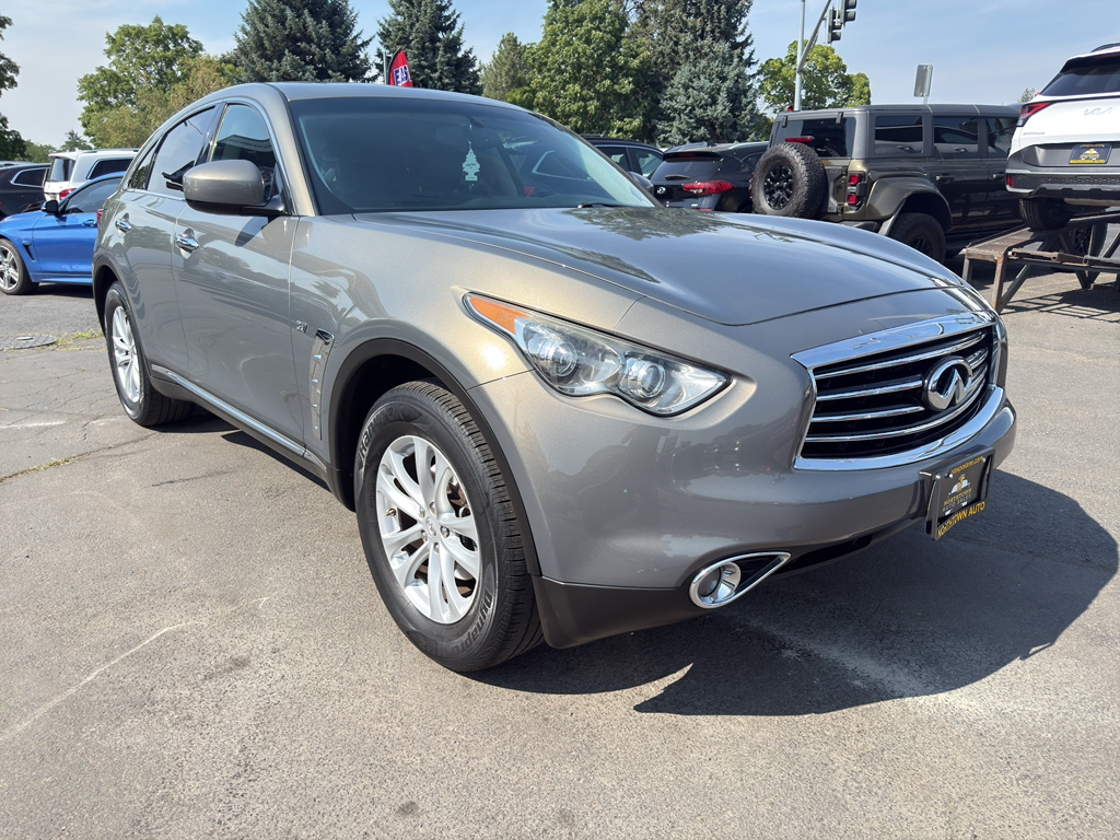 2016 INFINITI QX70