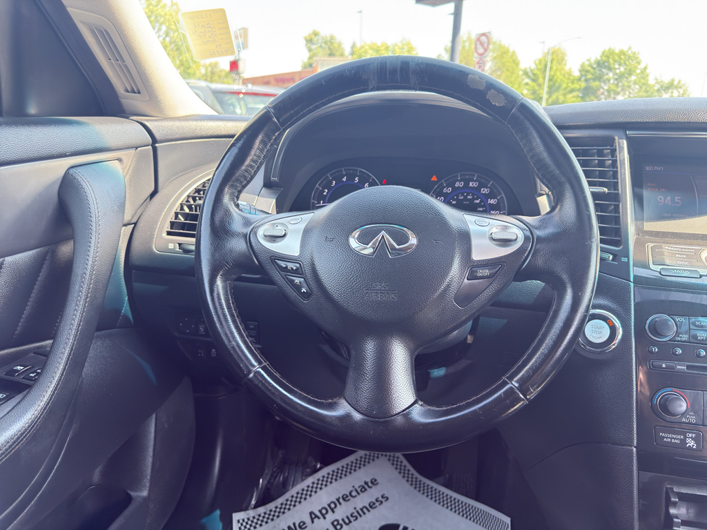 2016 INFINITI QX70
