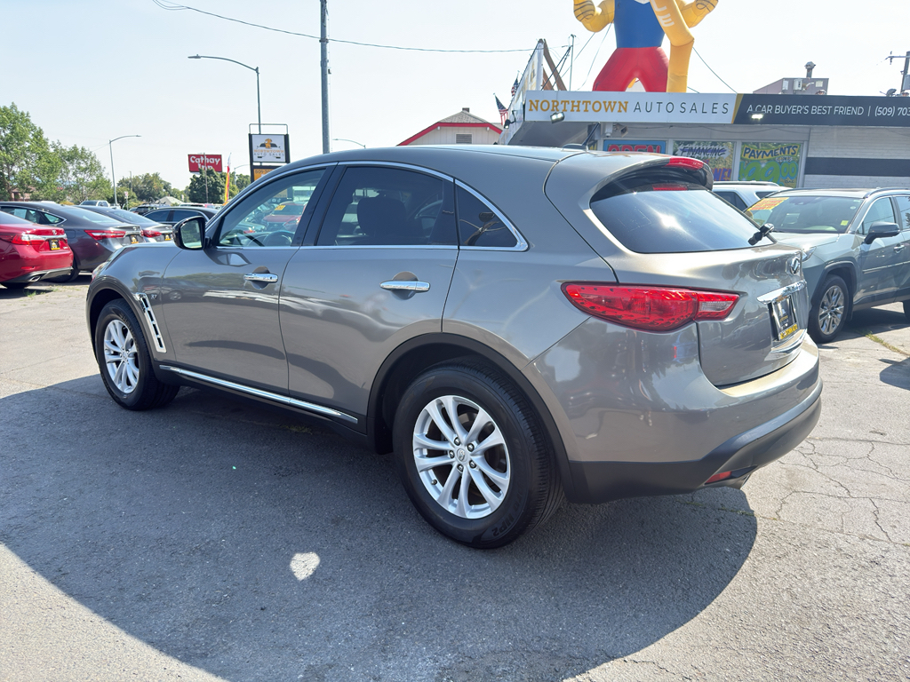 2016 INFINITI QX70