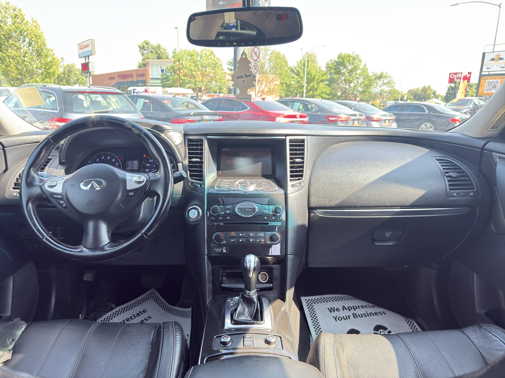 2016 INFINITI QX70
