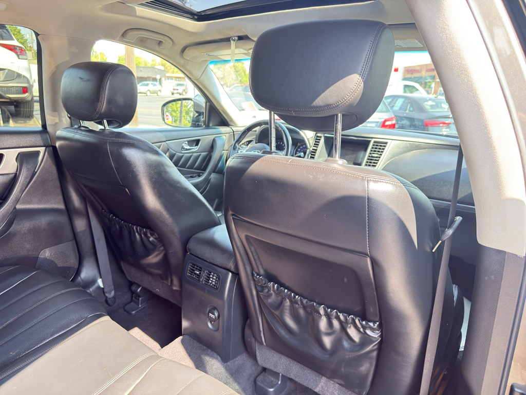 2016 INFINITI QX70