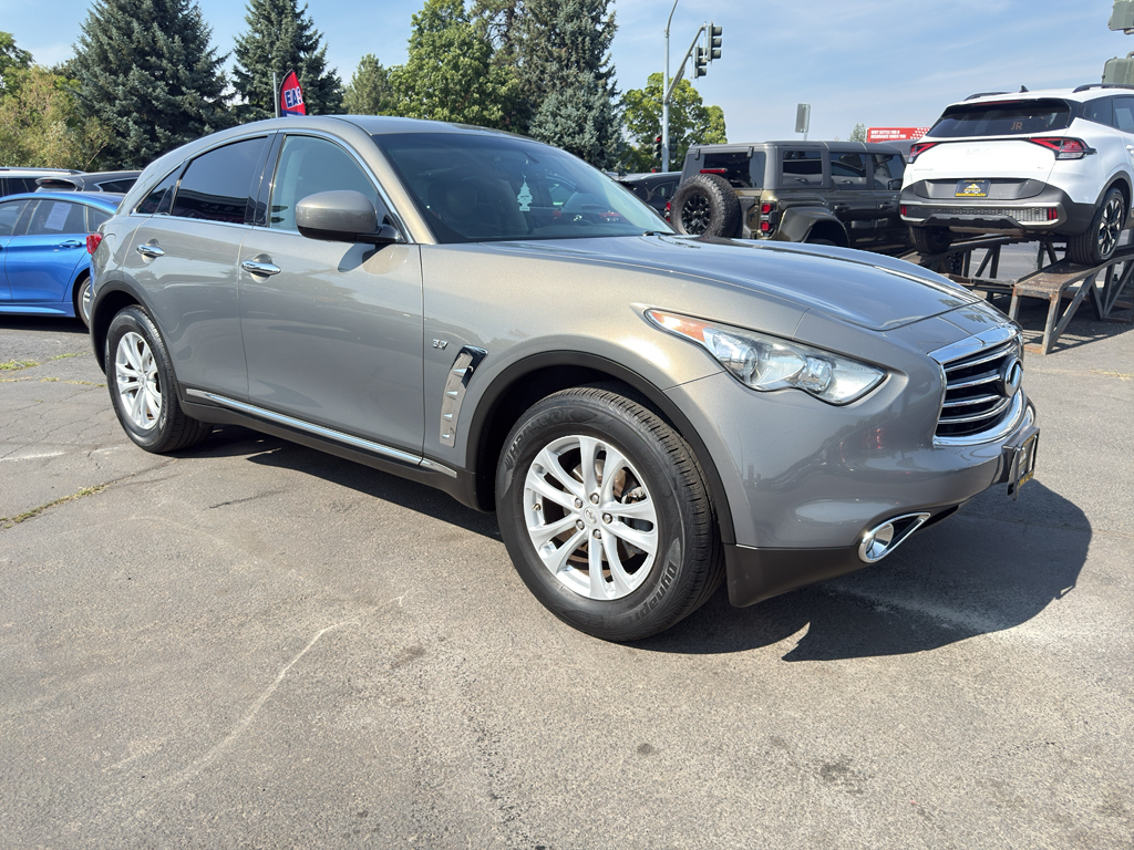 2016 INFINITI QX70