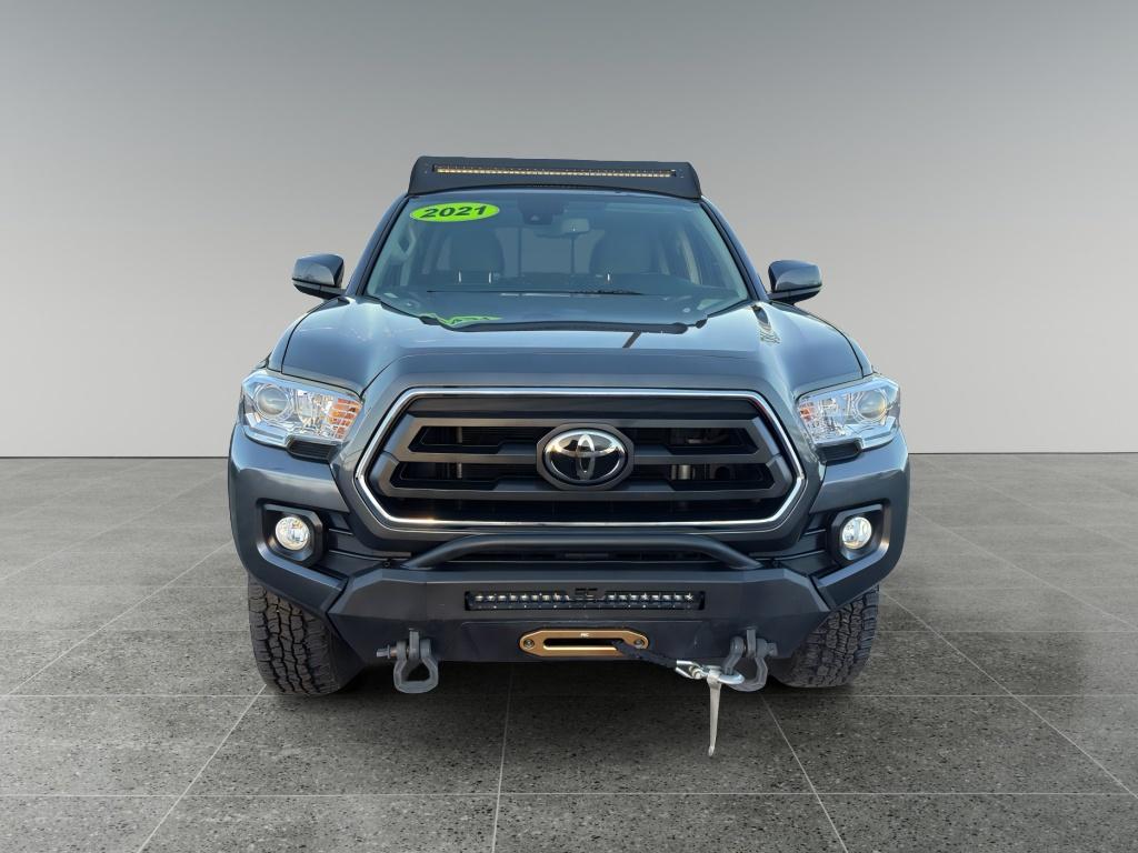 2021 Toyota Tacoma SR5 photo 2