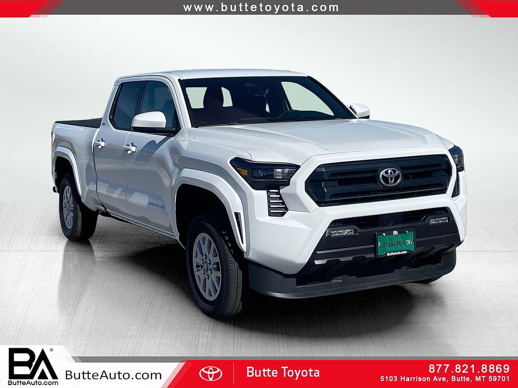 2025 Toyota Tacoma SR5's photo