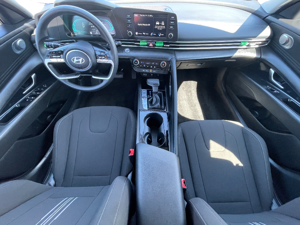 2026 Hyundai Elantra Hybrid image 3