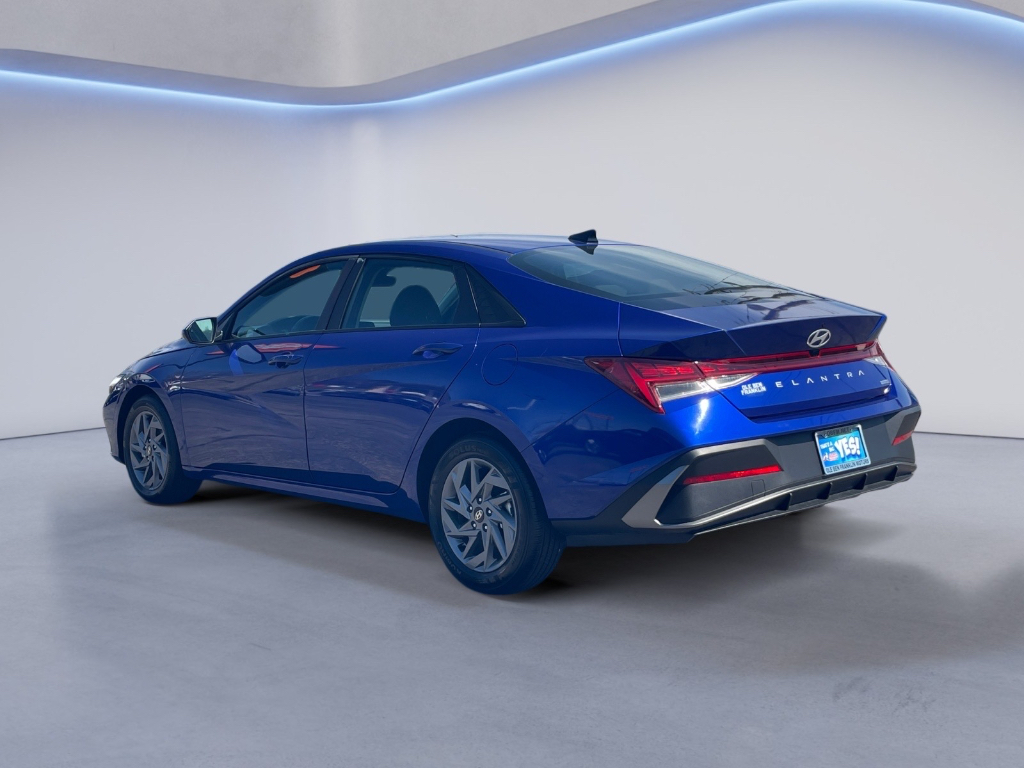 2026 Hyundai Elantra Hybrid image 18
