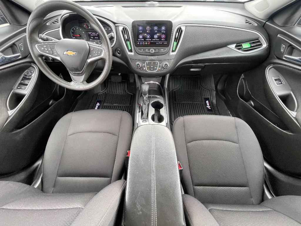 2023 Chevrolet Malibu image 3