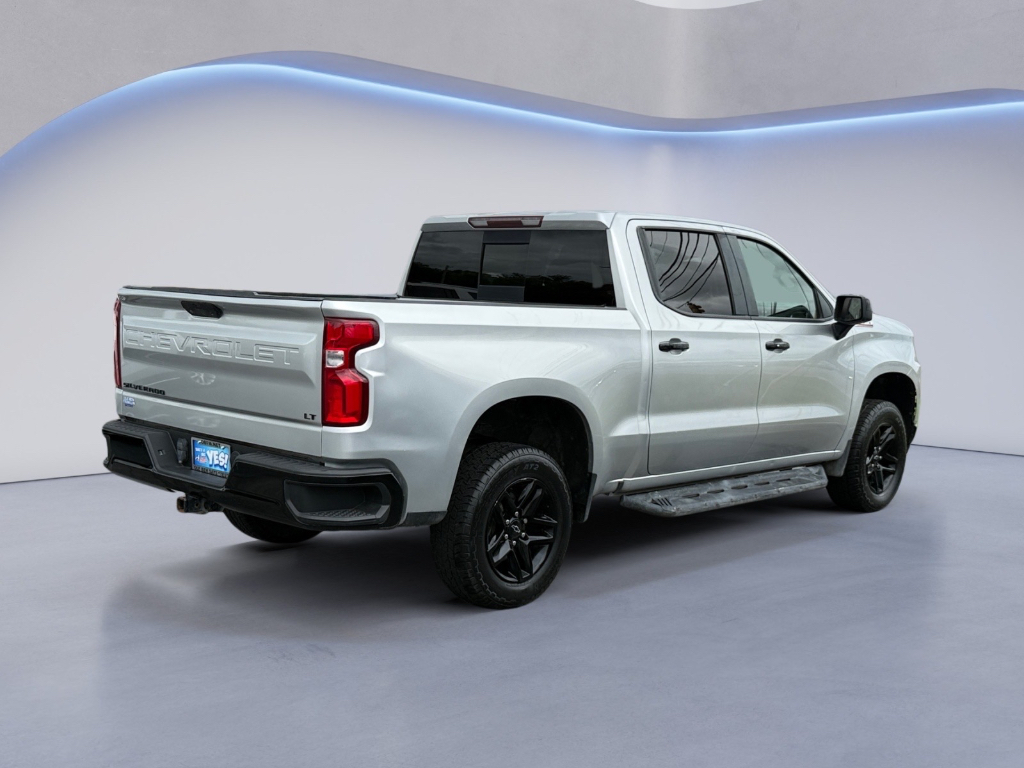 2021 Chevrolet Silverado image 3