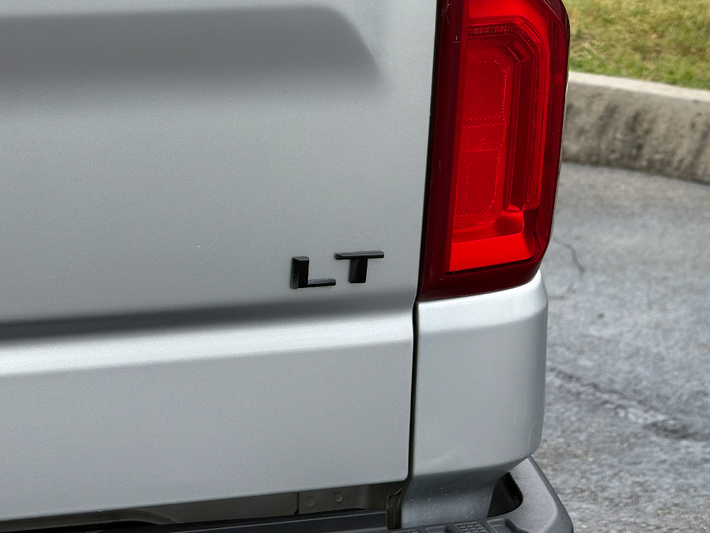 2021 Chevrolet Silverado image 12