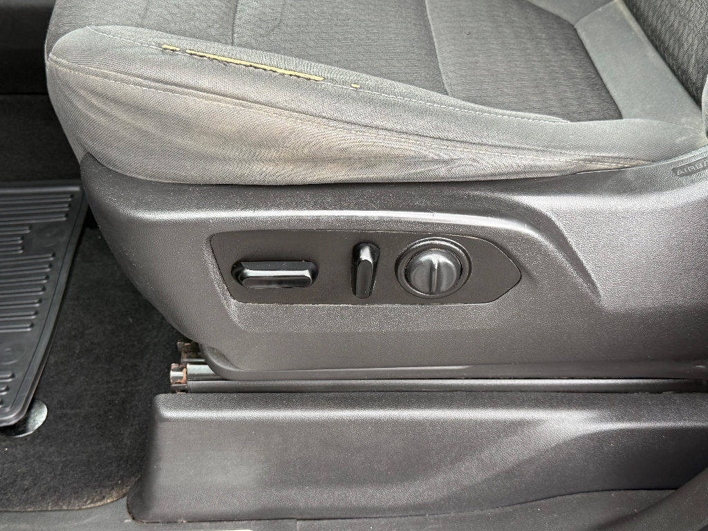 2021 Chevrolet Silverado image 14