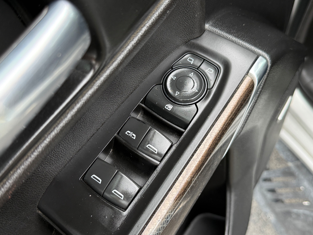 2021 Chevrolet Silverado image 15