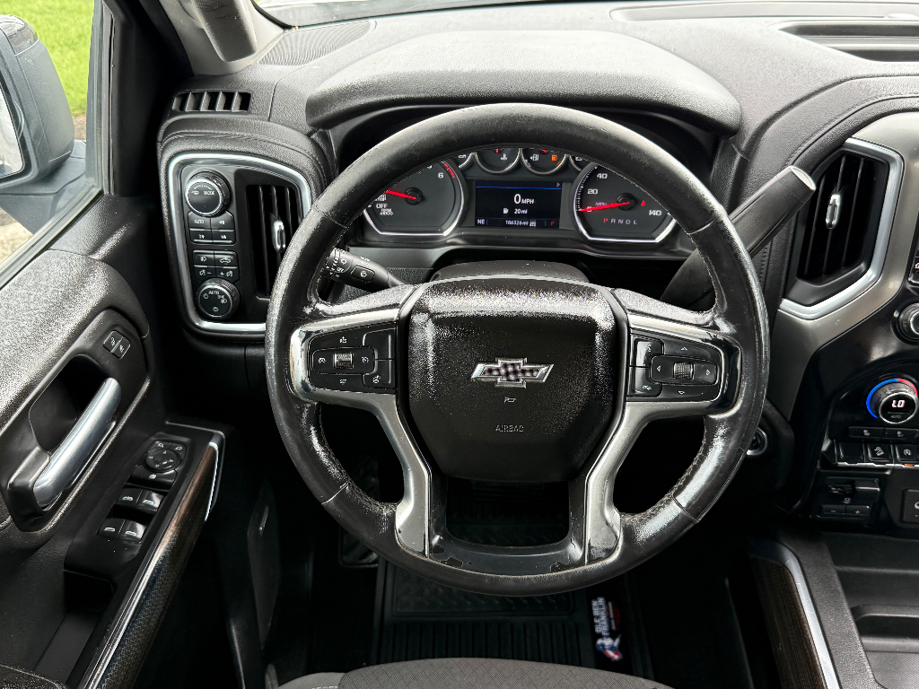 2021 Chevrolet Silverado image 22