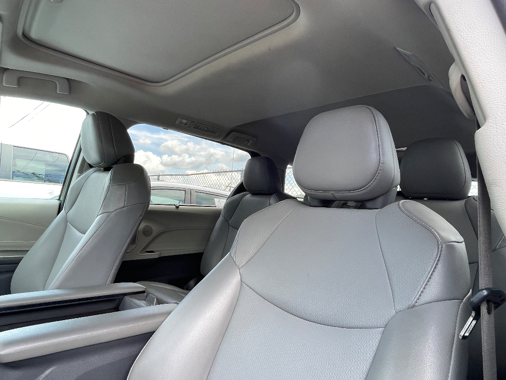 2021 Toyota Sienna image 6
