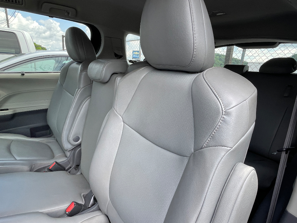 2021 Toyota Sienna image 7