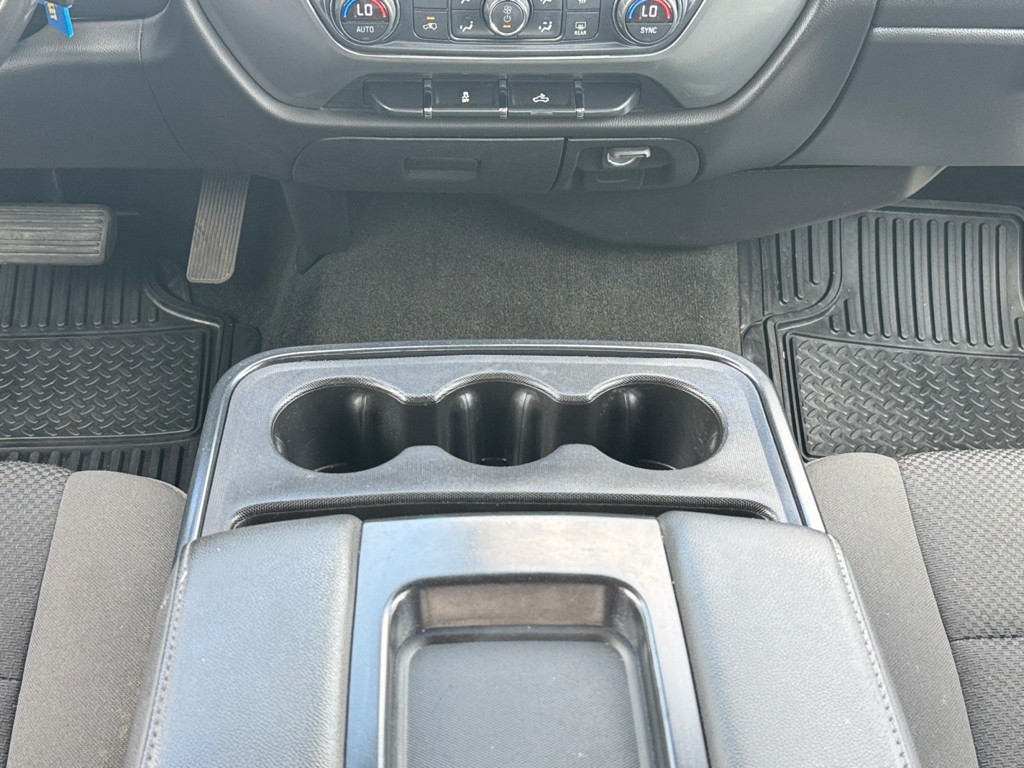 2018 Chevrolet Silverado image 12