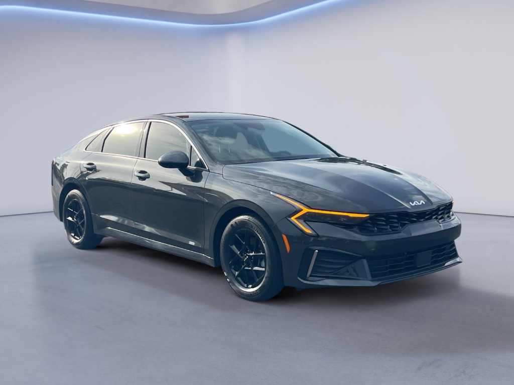2025 Kia K5 image 1