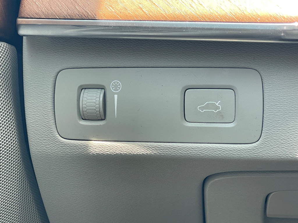 2021 Volvo XC90 image 9