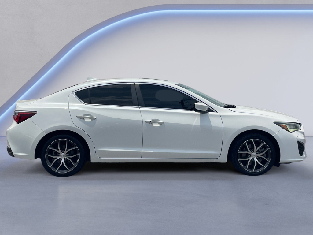 2022 Acura ILX image 17