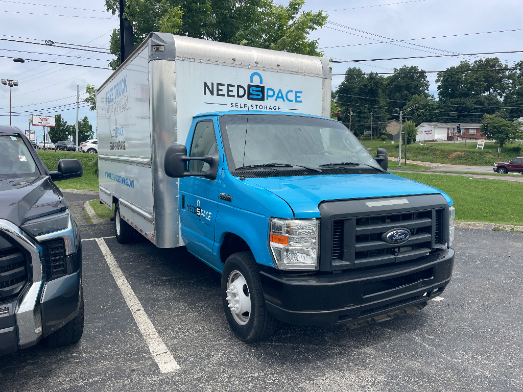 2019 Ford Econoline image 1
