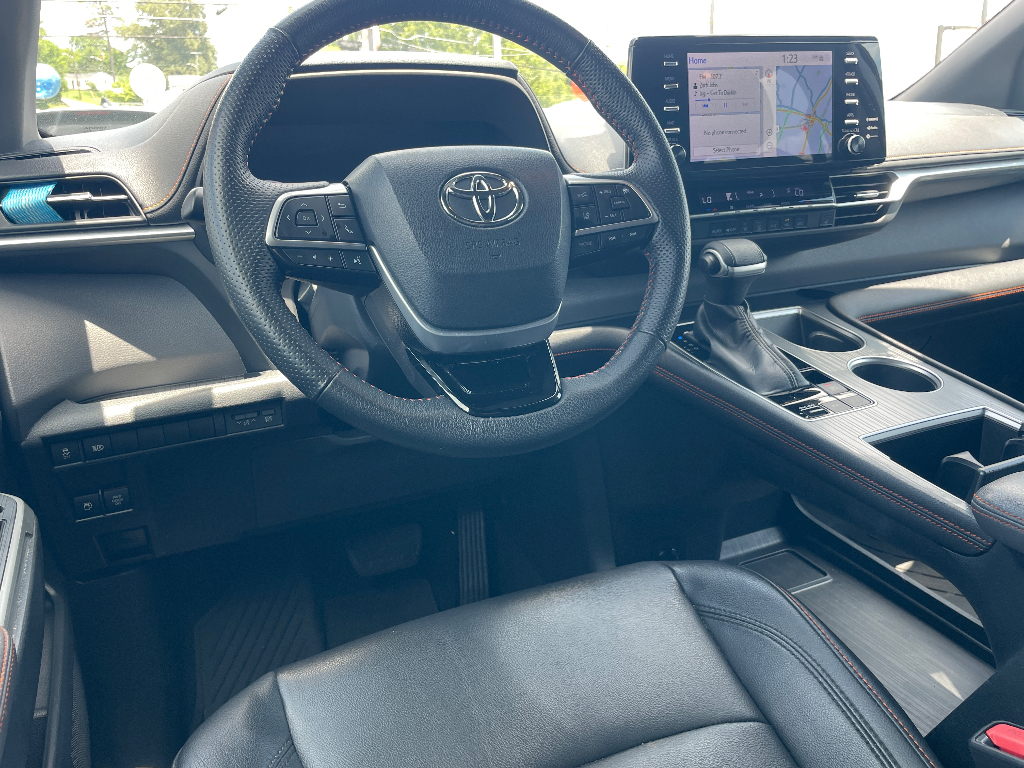 2022 Toyota Sienna image 2