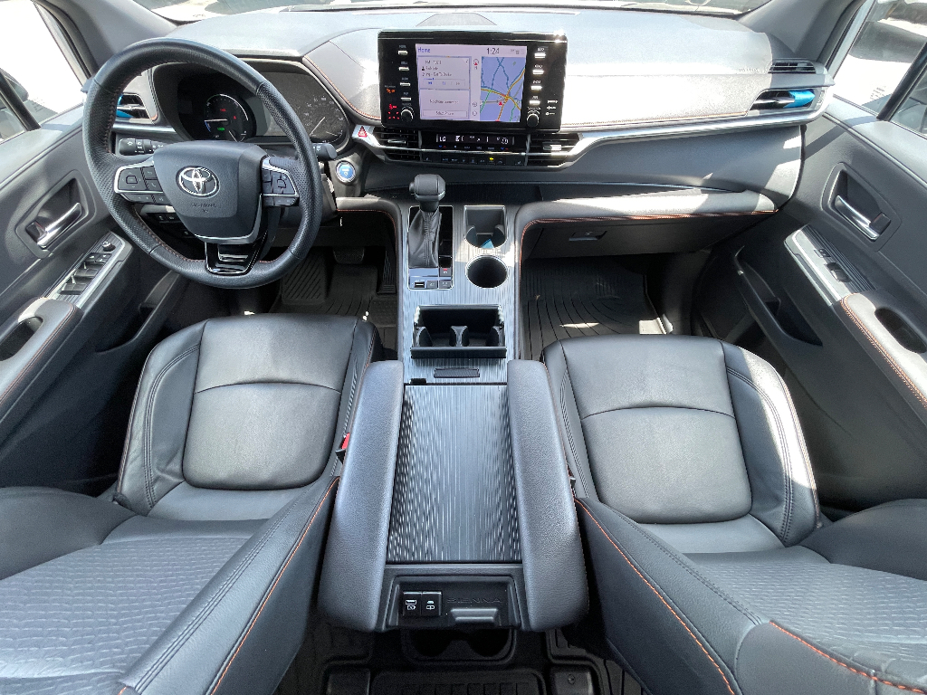 2022 Toyota Sienna image 3