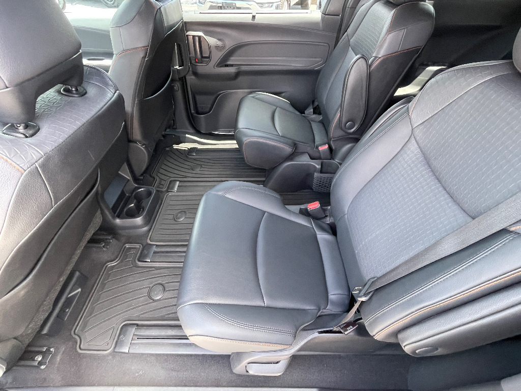 2022 Toyota Sienna image 16
