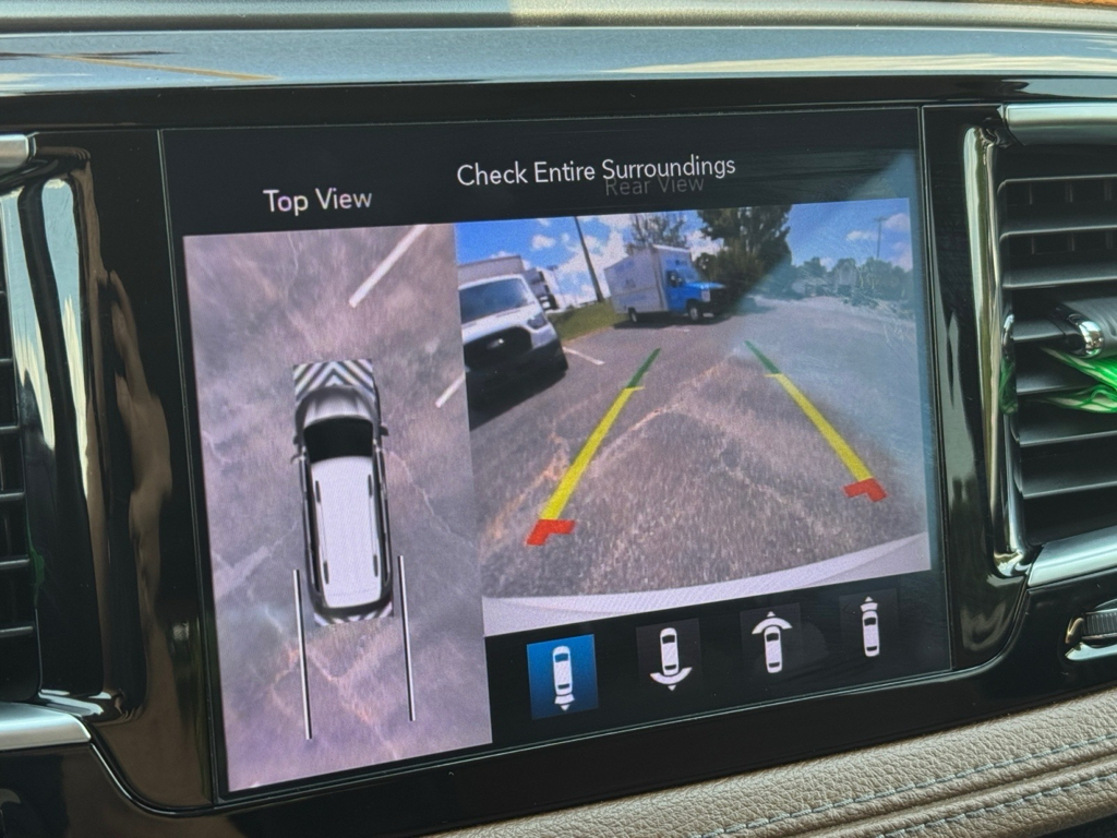 2019 Chrysler Pacifica image 26