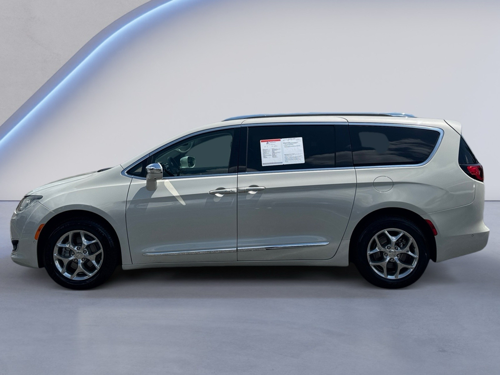 2019 Chrysler Pacifica image 8