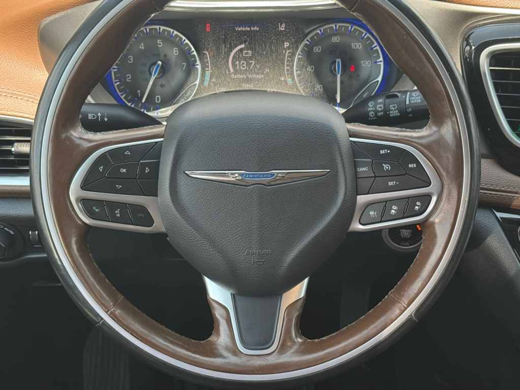 2019 Chrysler Pacifica image 16