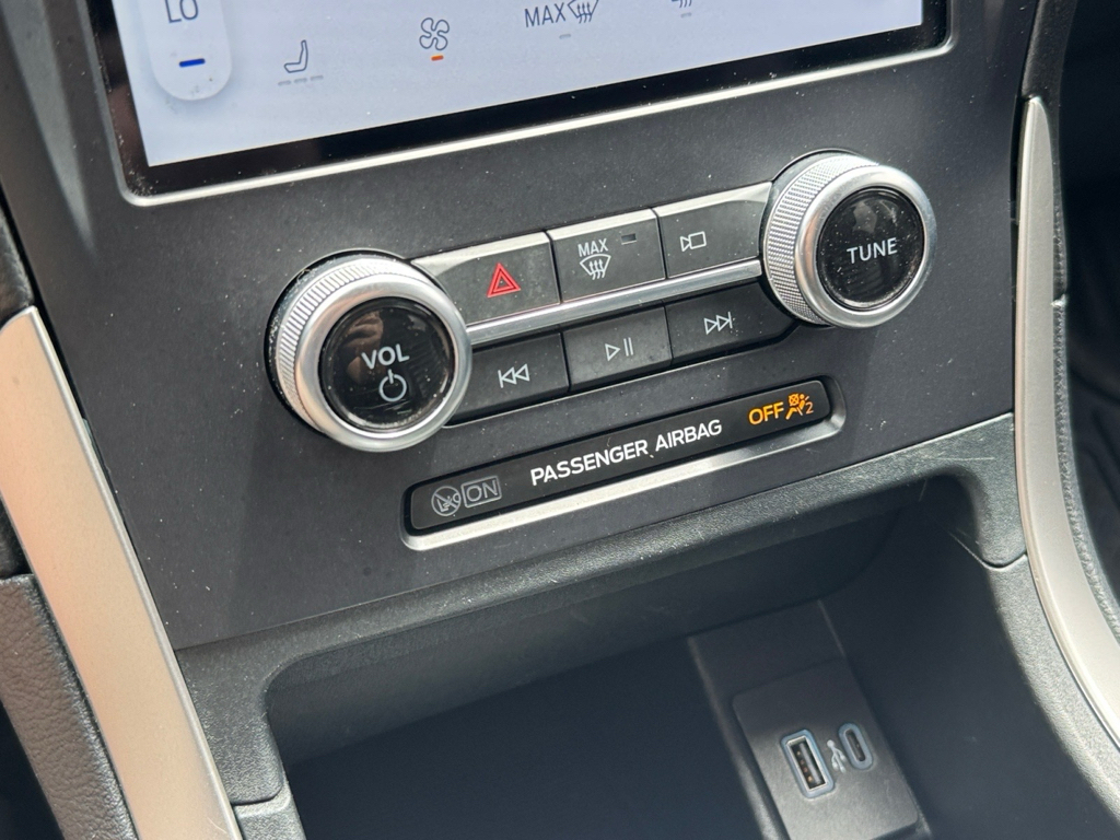 2024 Ford Edge image 26