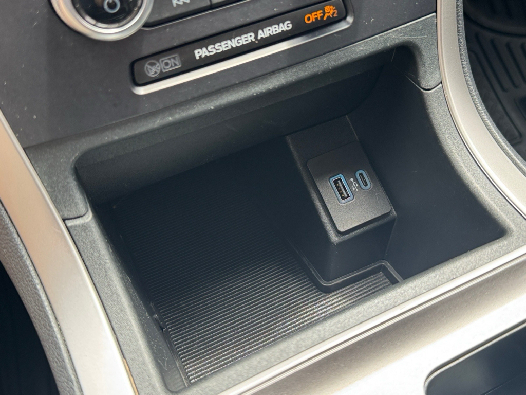 2024 Ford Edge image 25