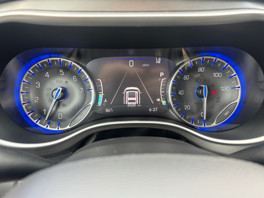 2023 Chrysler Pacifica image 23