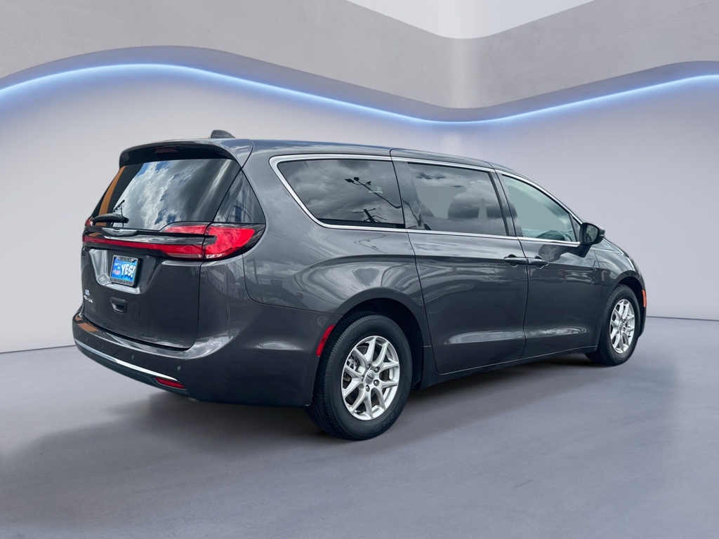 2023 Chrysler Pacifica image 5