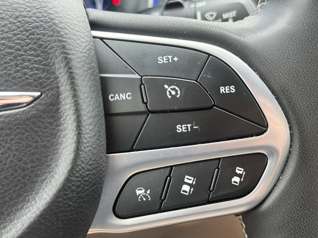 2023 Chrysler Pacifica image 18