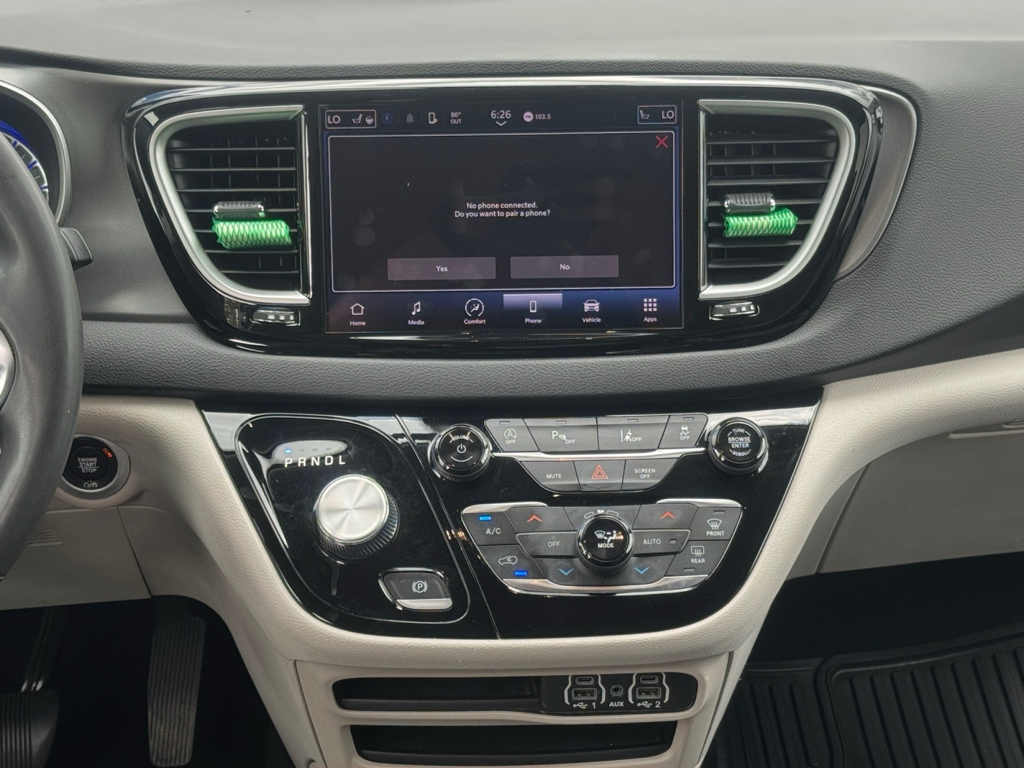 2023 Chrysler Pacifica image 12