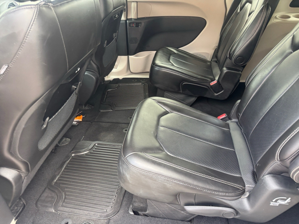 2023 Chrysler Pacifica image 9