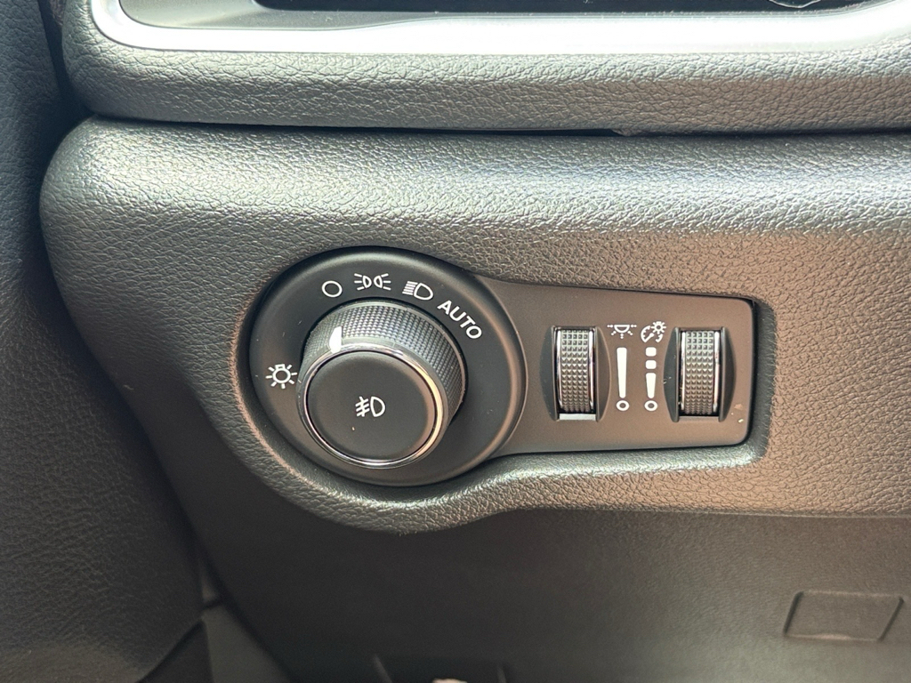 2019 Chrysler Pacifica image 20