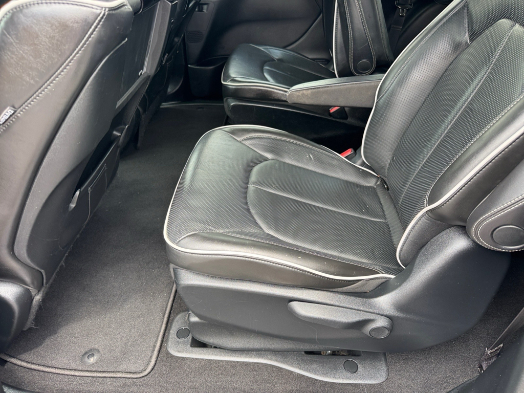 2019 Chrysler Pacifica image 9