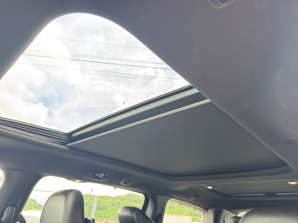 2019 Chrysler Pacifica image 16