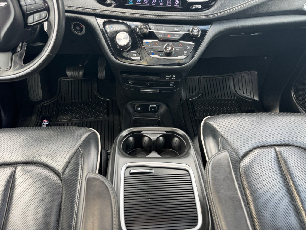 2019 Chrysler Pacifica image 17