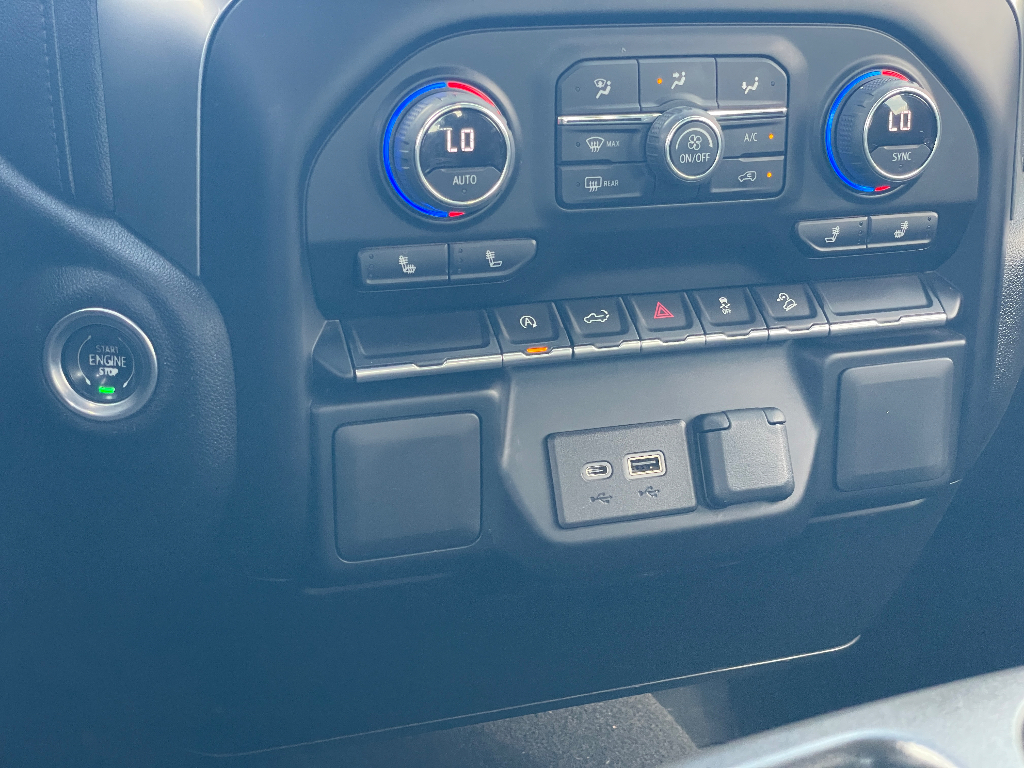 2022 Chevrolet Silverado image 10