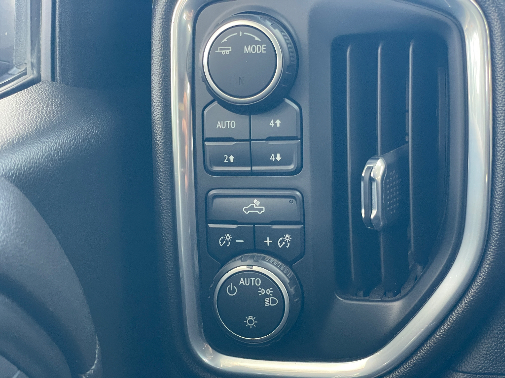 2022 Chevrolet Silverado image 11