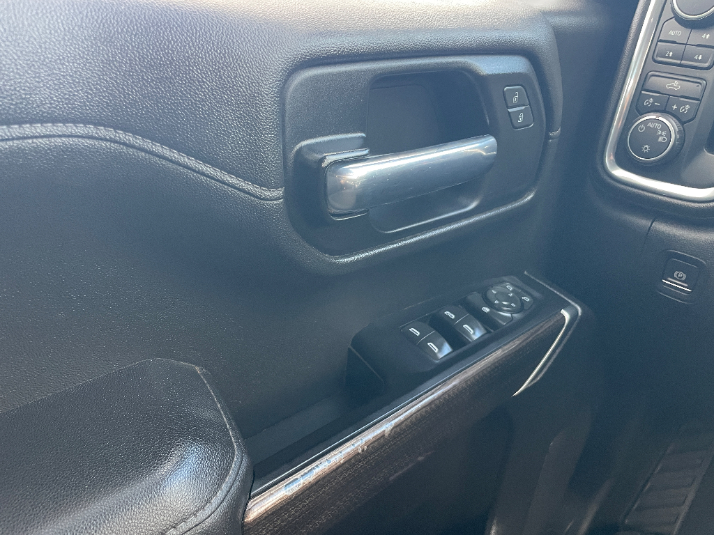 2022 Chevrolet Silverado image 12