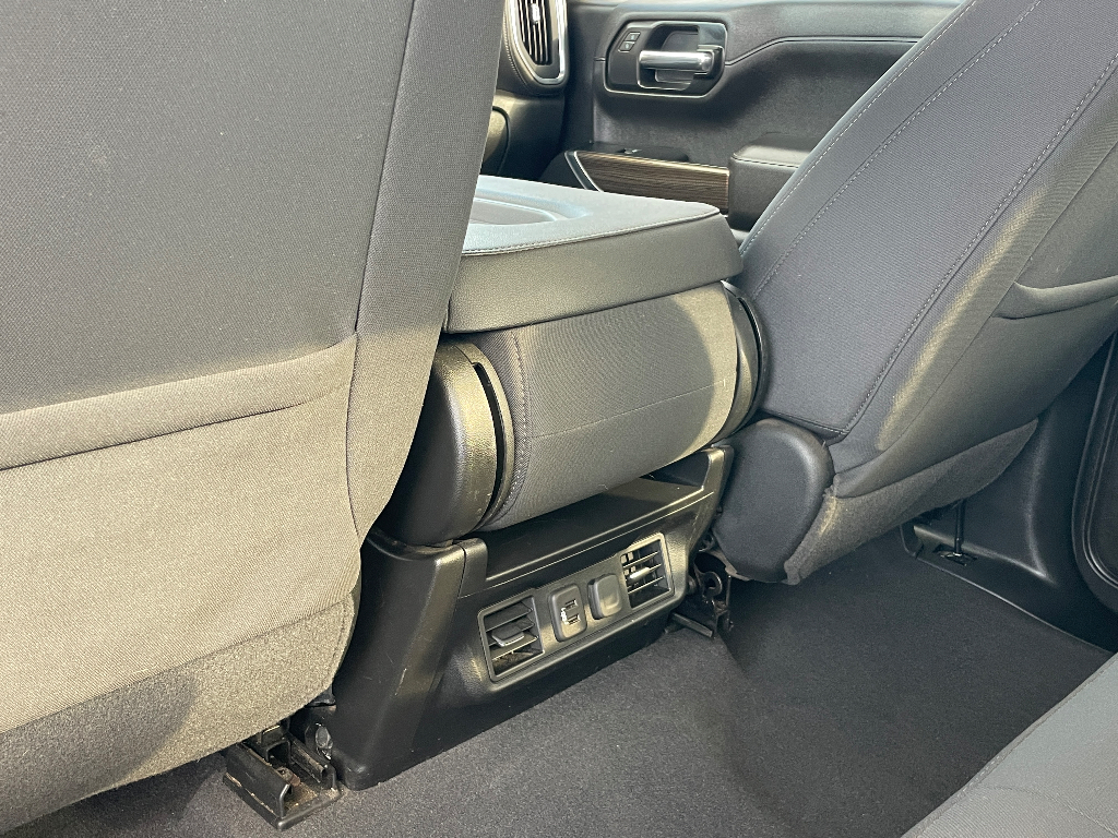 2022 Chevrolet Silverado image 16