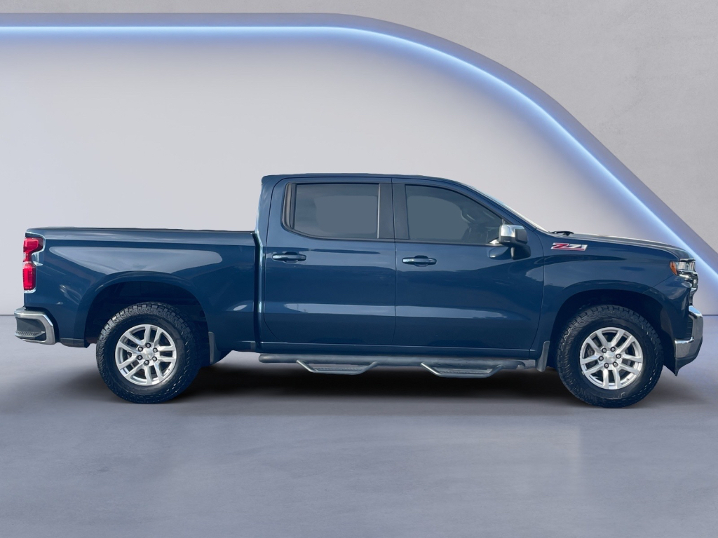 2022 Chevrolet Silverado image 17